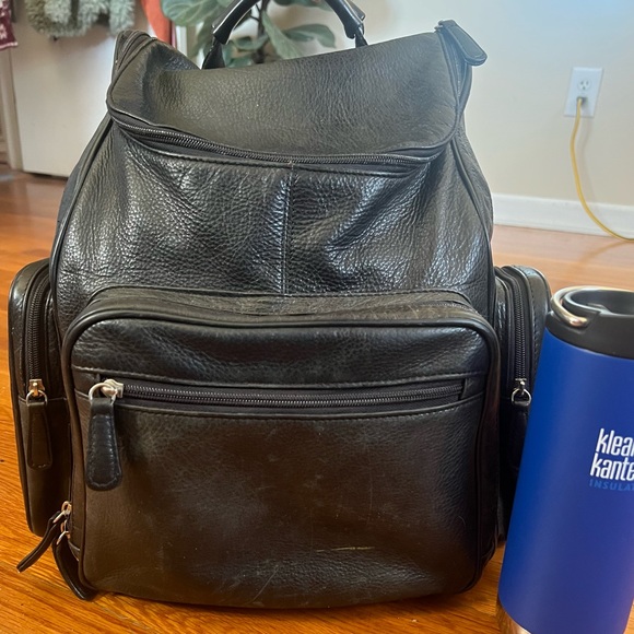 Osgoode Marley Large Black Leather RFID Backpack - Picture 4 of 8